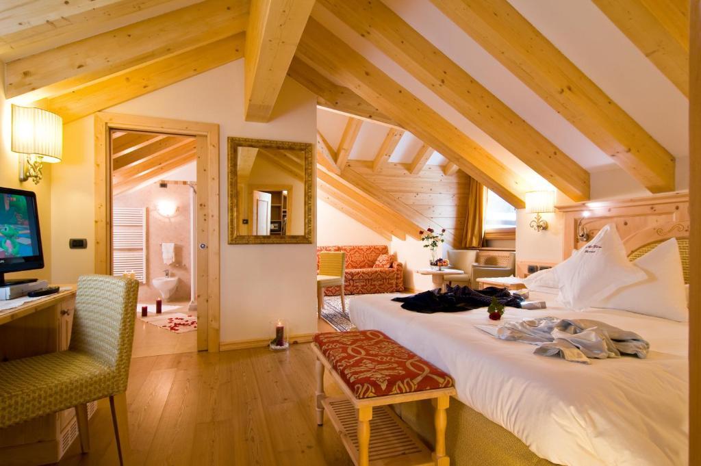 Boutique Hotel Diana Madonna di Campiglio Exterior photo