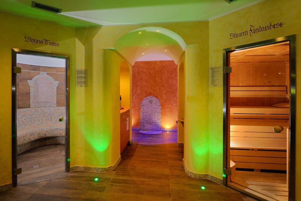 Boutique Hotel Diana Madonna di Campiglio Exterior photo
