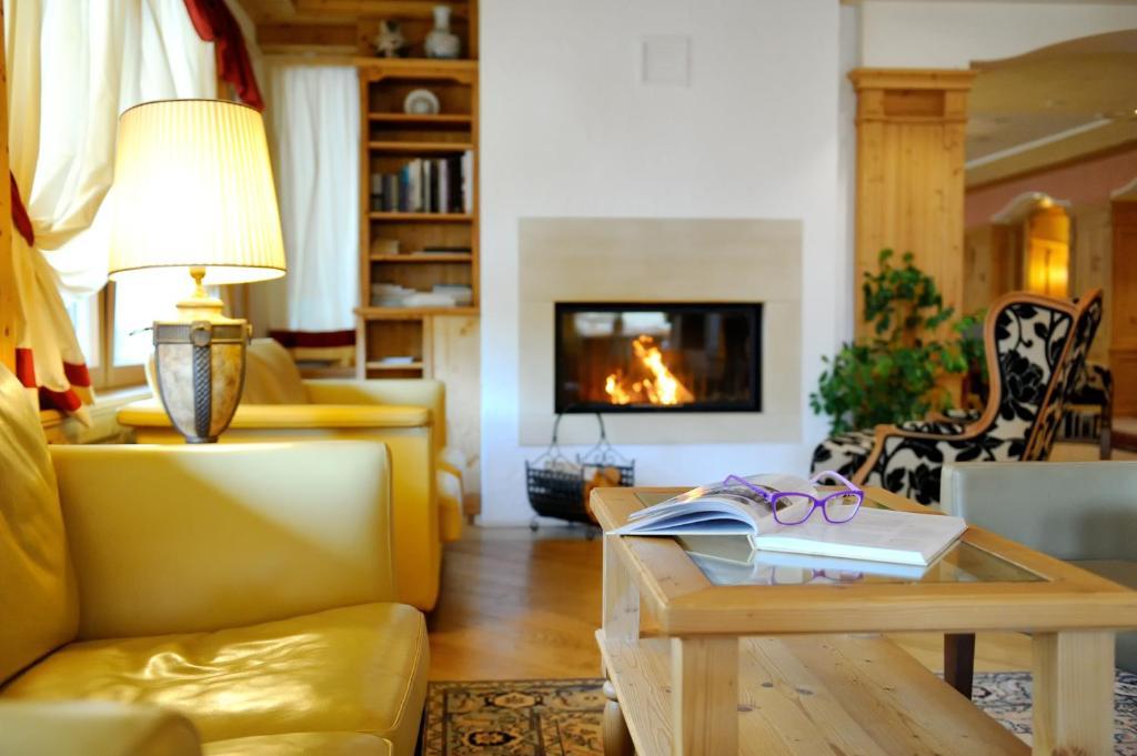 Boutique Hotel Diana Madonna di Campiglio Exterior photo