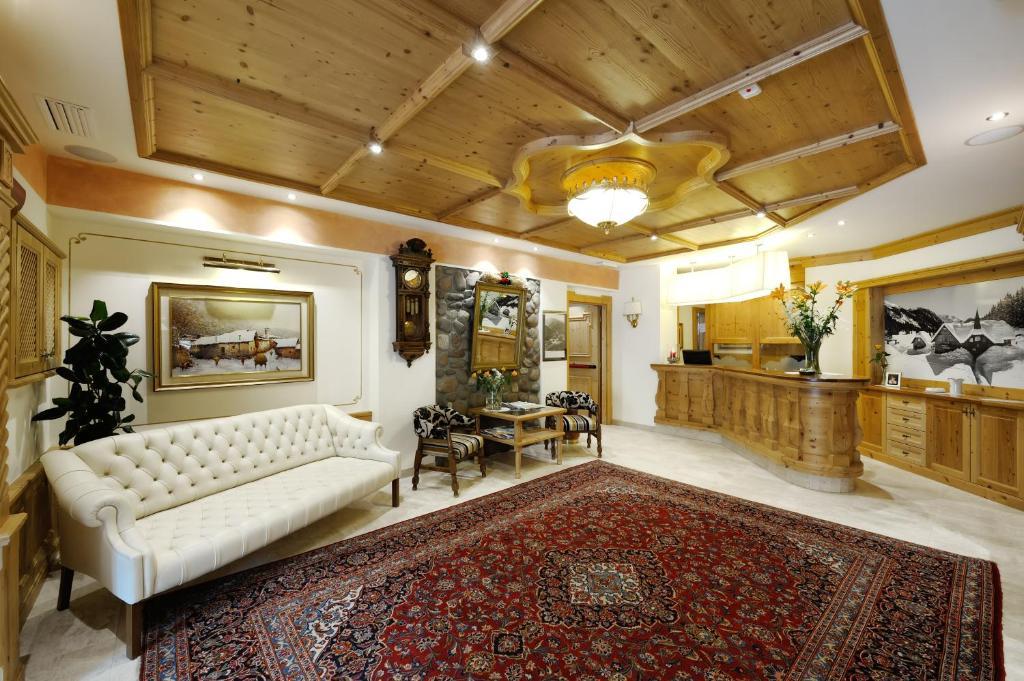 Boutique Hotel Diana Madonna di Campiglio Exterior photo